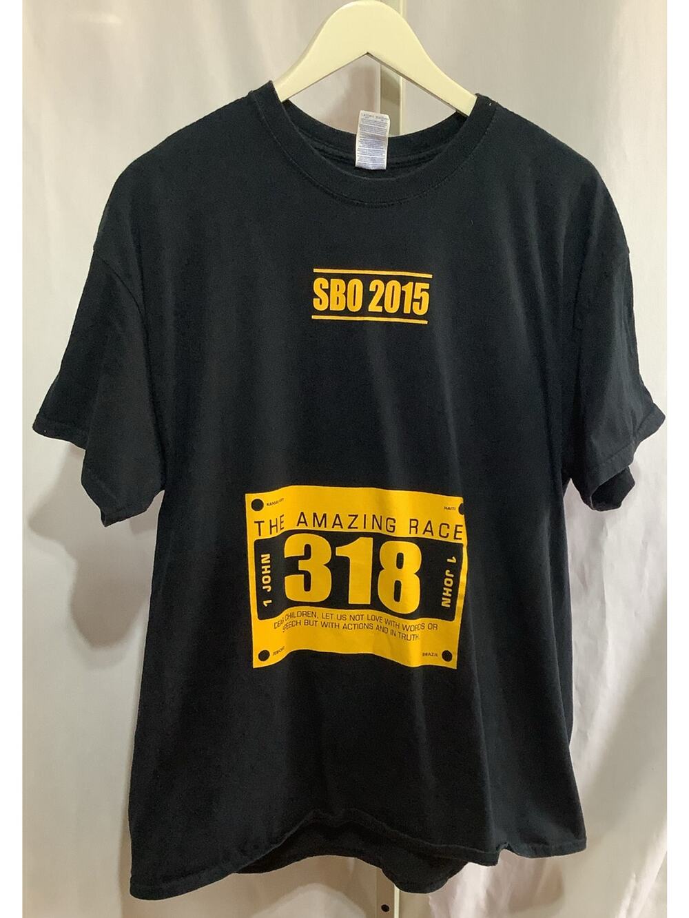 Gildan Shirt The Amazing Race 318 Grace Church Christian Graphic Black Tee